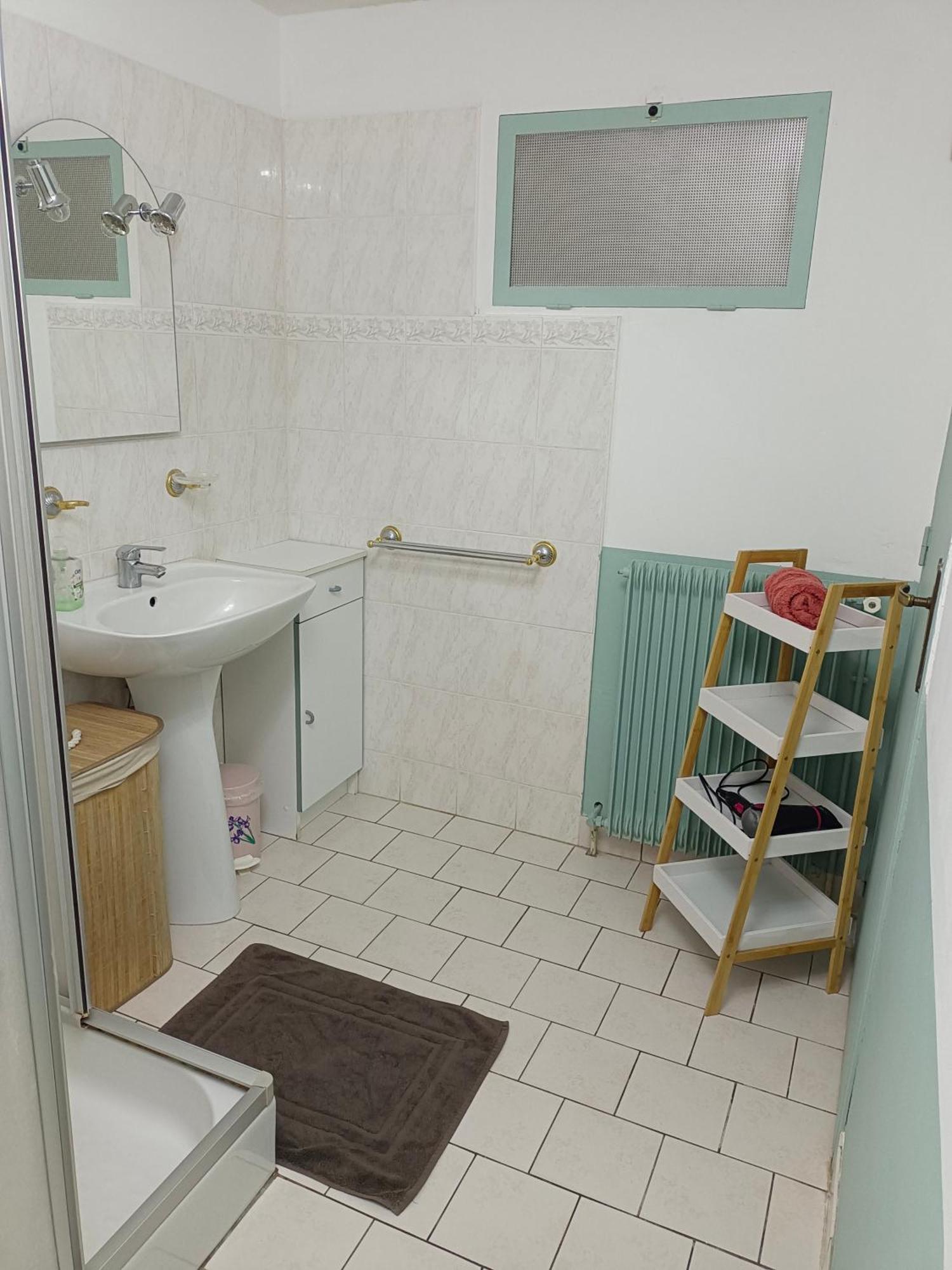 Petite Maison Etape Loire A Velo Ou Compostelle Mosnes ภายนอก รูปภาพ